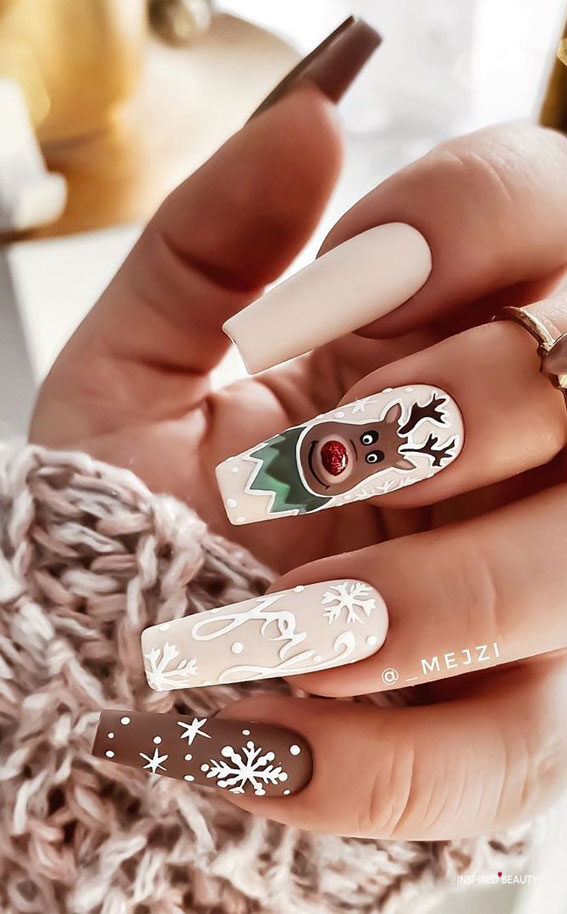 Neutral Cute Christmas Nails