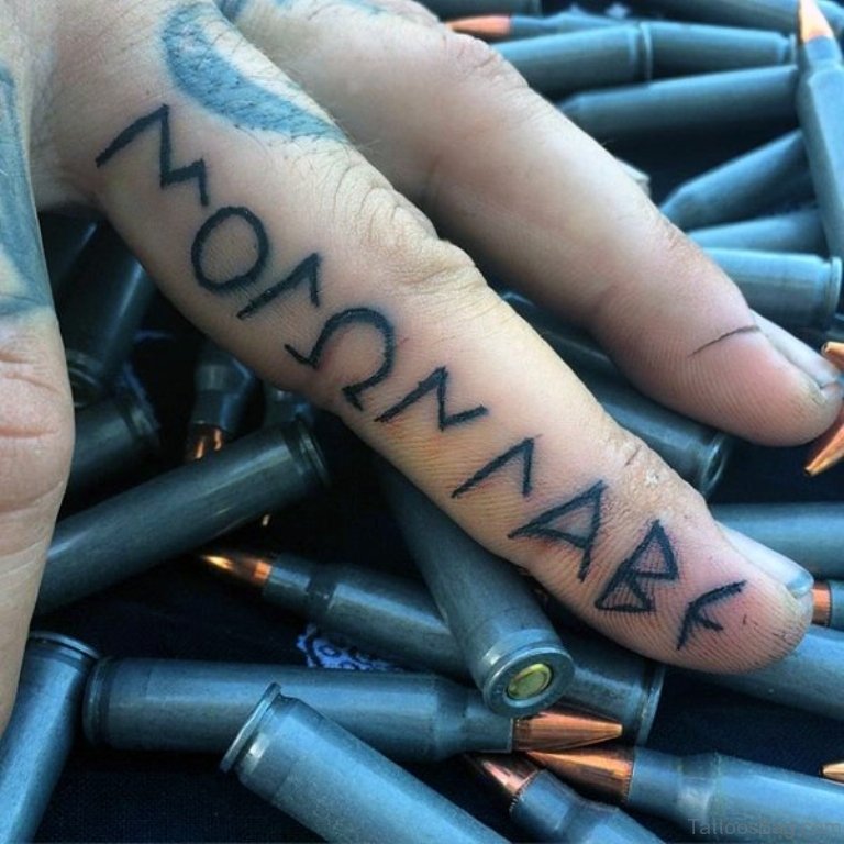 40 Coolest Finger Tattoos Ideas For Men 46
