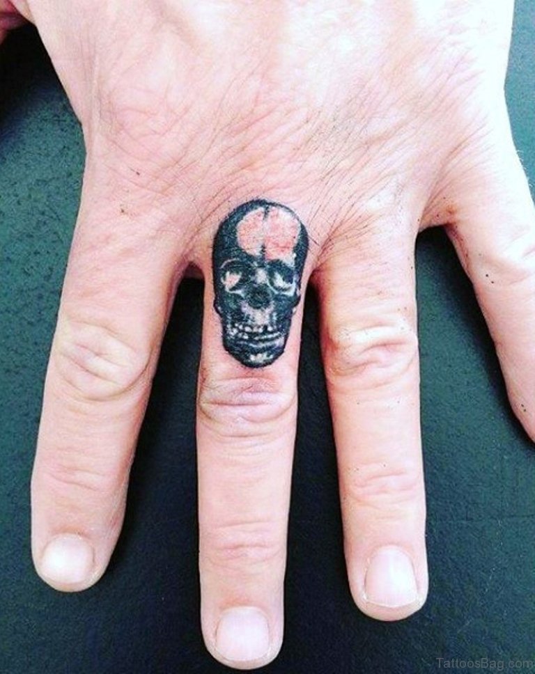 40 Coolest Finger Tattoos Ideas For Men 50