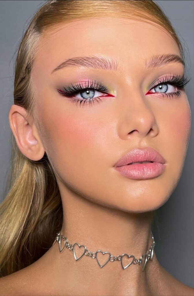 Cute Valentines day makeup looks to rock in 2023 3