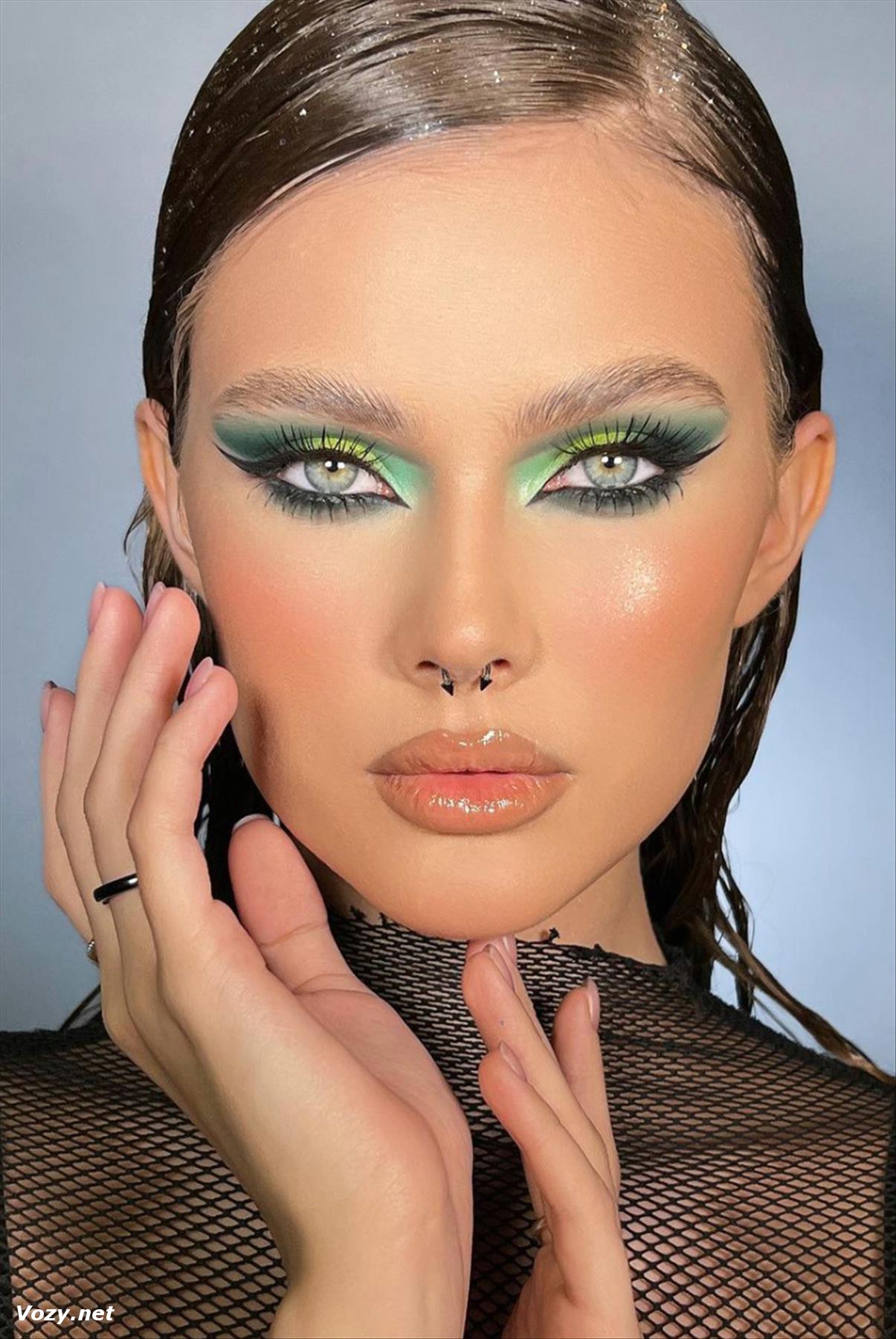 Bold green makeup ideas 1