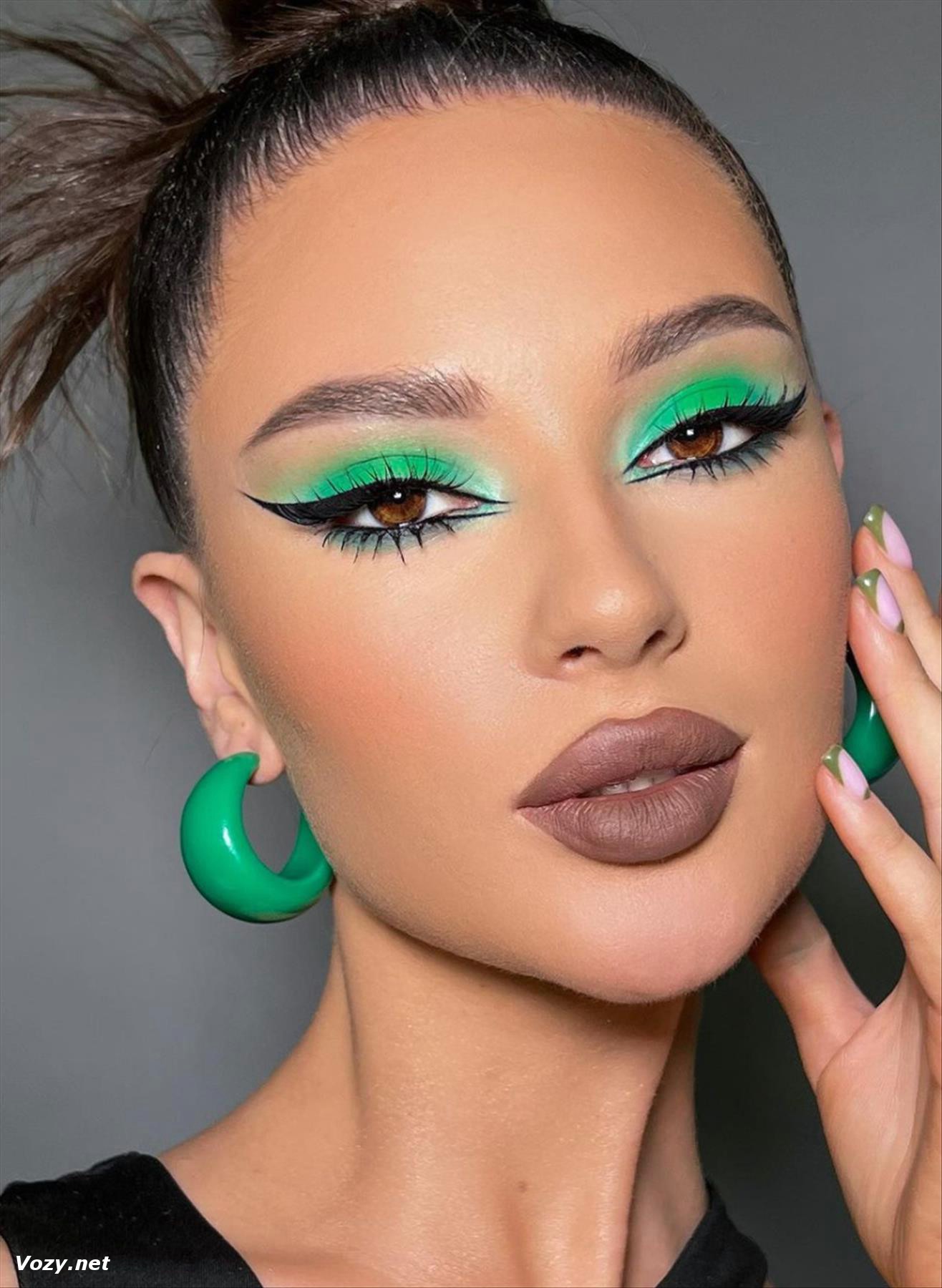 Bold green makeup ideas 2