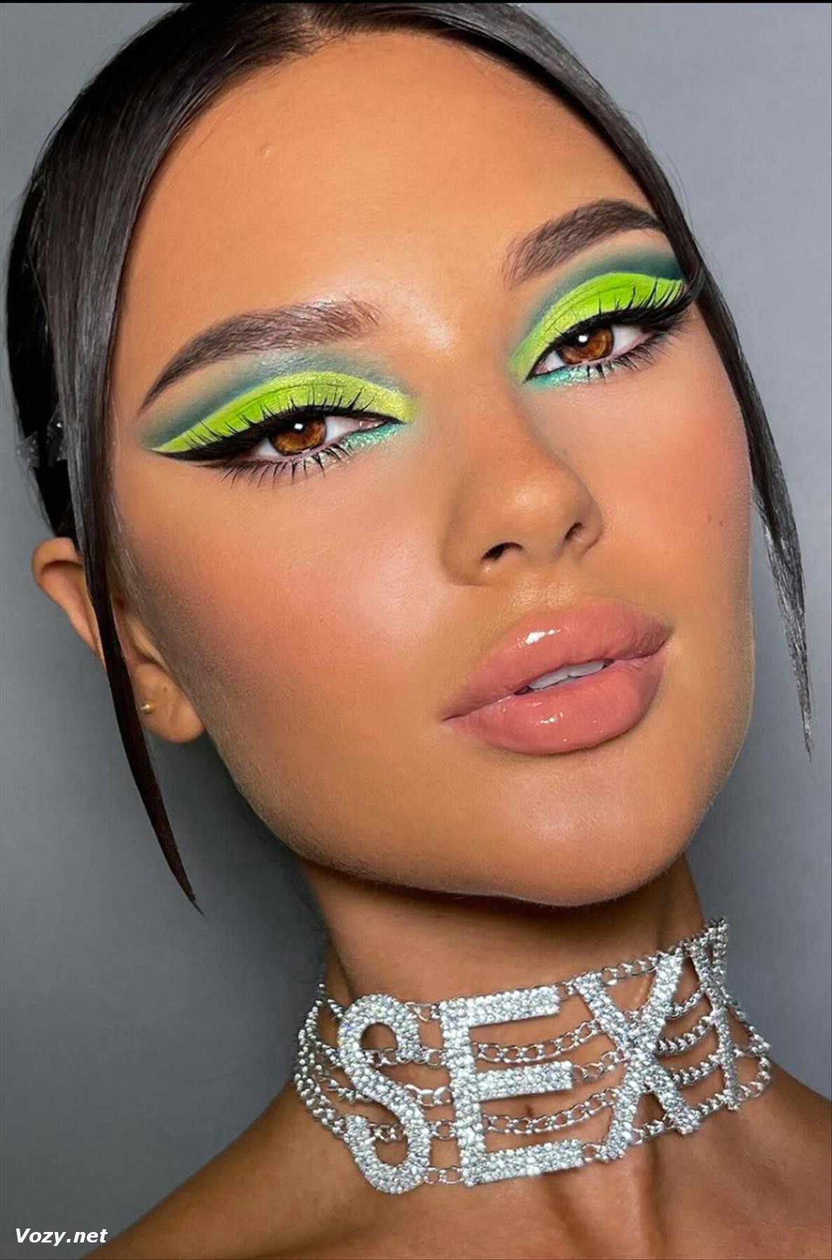 Bold green makeup ideas 3