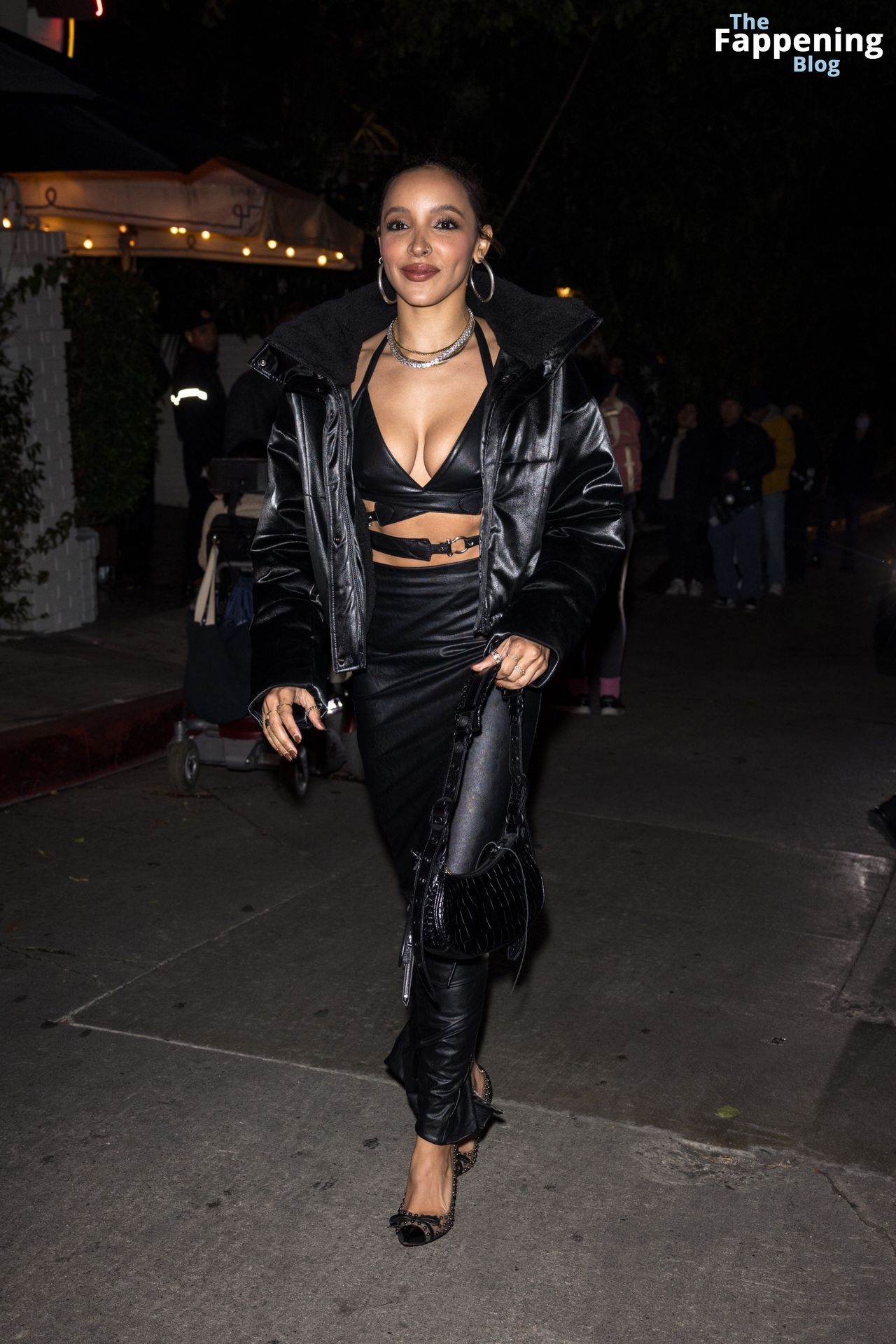 Tinashe Stuns in Black at a Golden Globe Party in LA 003