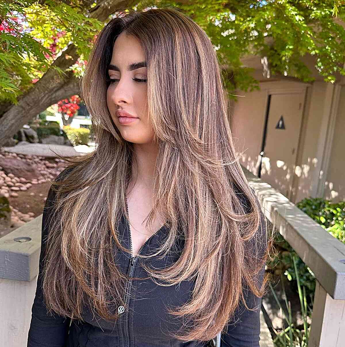 dimensional bronde butterfly hair with long layers